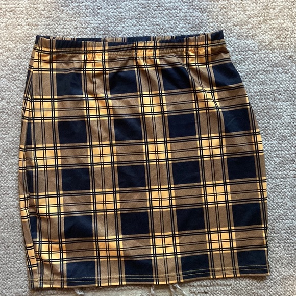 Mini skirt - Picture 3 of 4